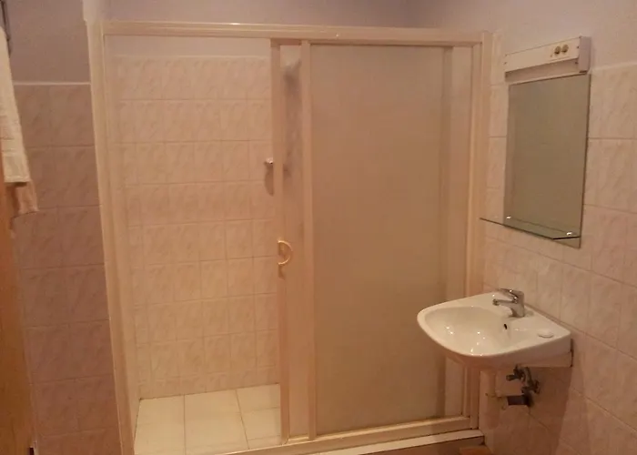 לינה וארוחת בוקר Zemyn Upe קובנה